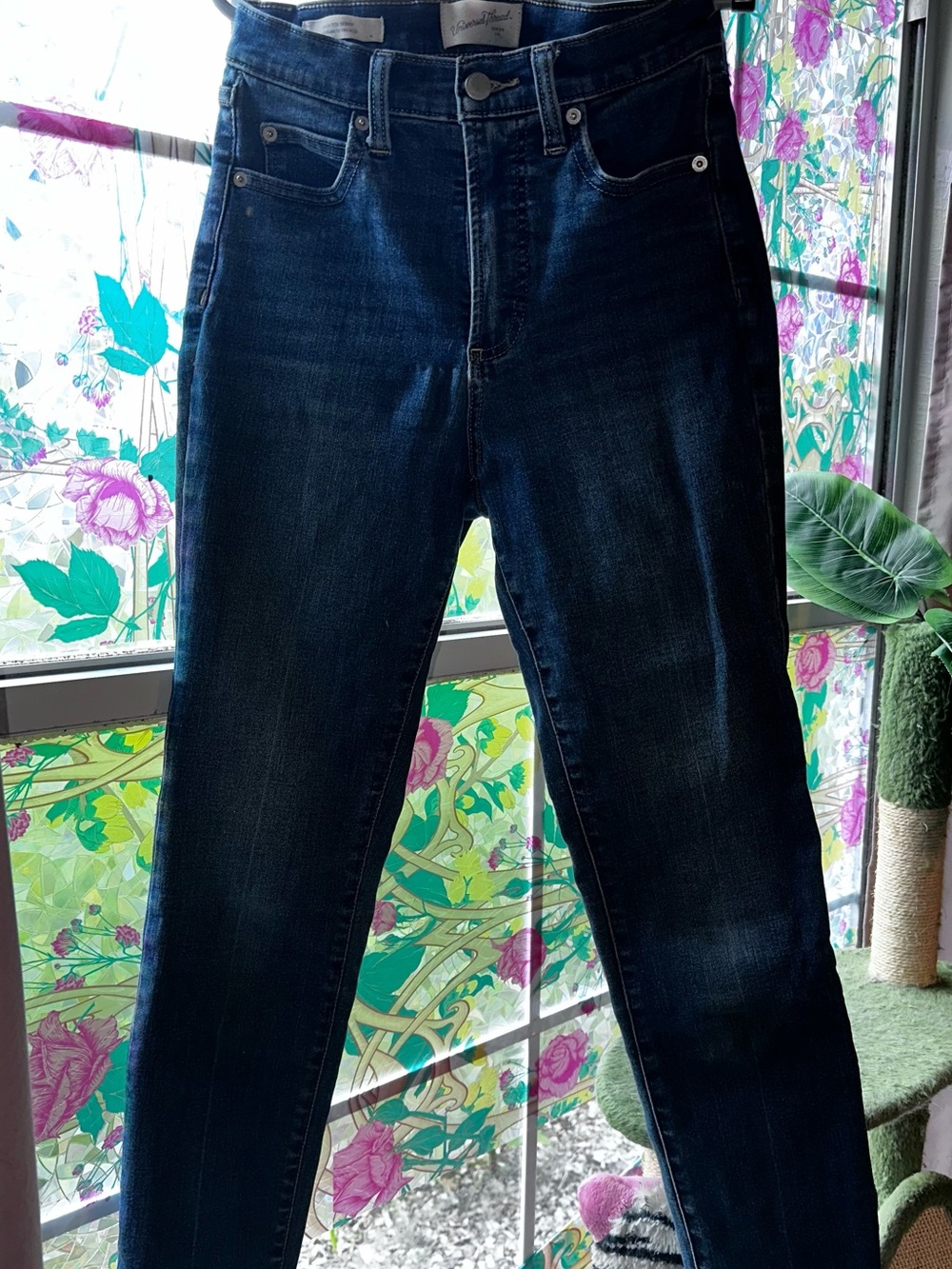Universal Thread Blue Denim Jeans with Contrast Stitching